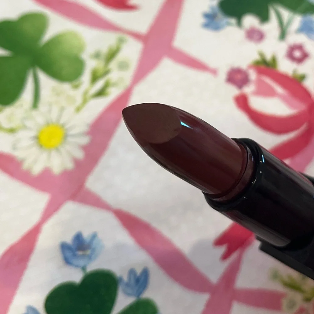 Vampy Lipstick in a Beautiful Red Square Tube
